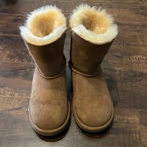 Kids UGG Bailey Button